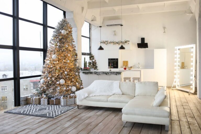 How Many Feet of Christmas Lights Do You Need for a House?